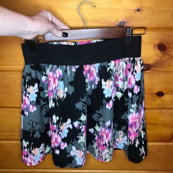 Joe B Floral Skirt - Picture 2 of 3